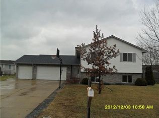 825 Walnut St S, Belle Plaine, MN 56011