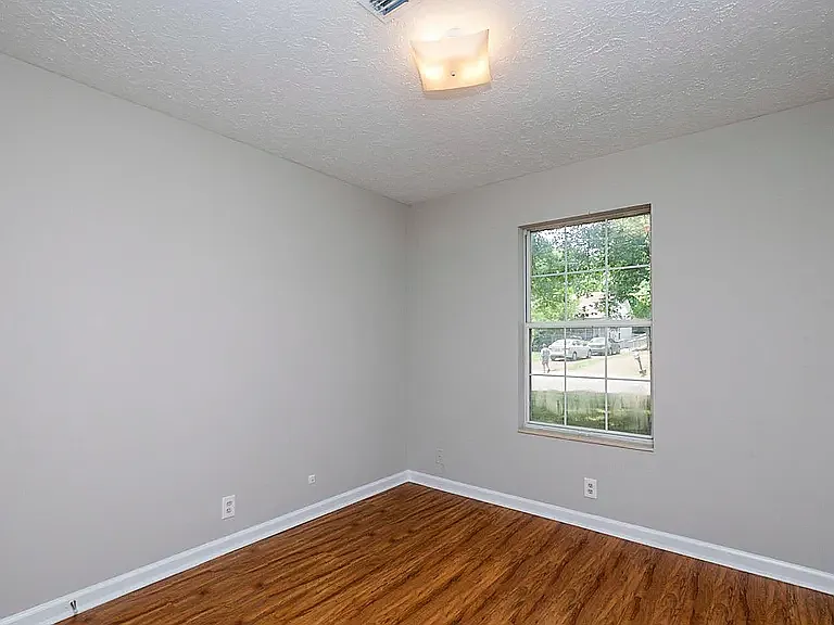 613 Brentmeadow Cir — Photo 8