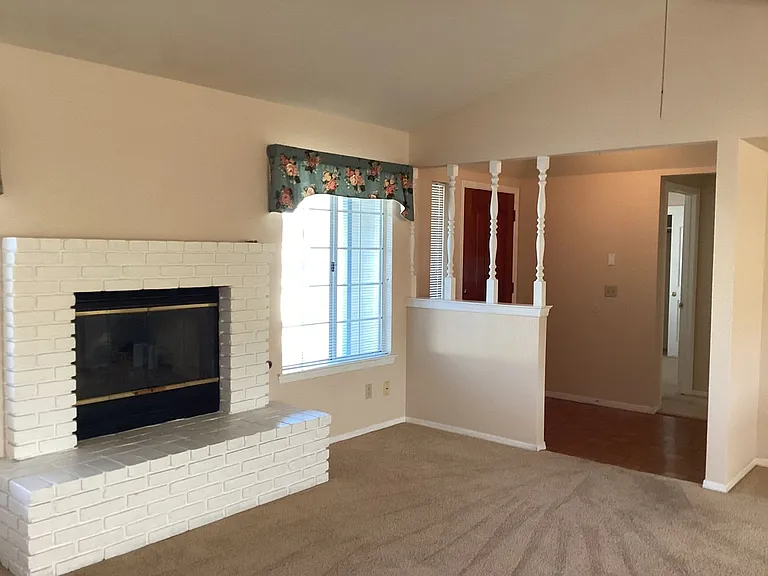 6589 N Maroa Ave #114 — Photo 12