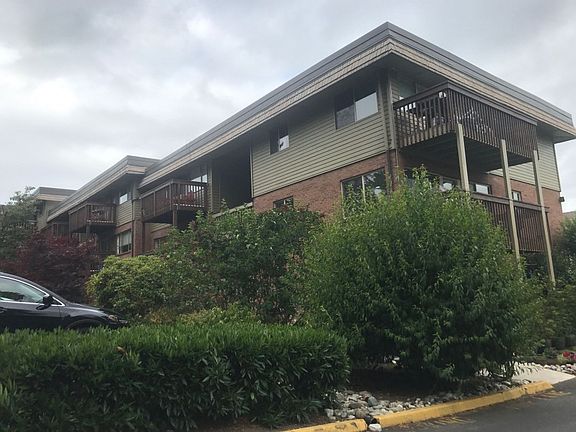 3rd image of 3834 175th Ave NE APT 305