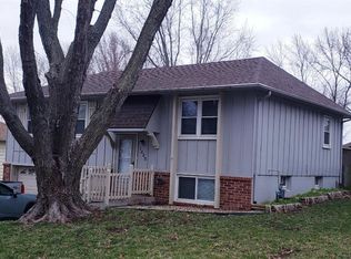 1225 Golfview Dr, Grain Valley, MO 64029