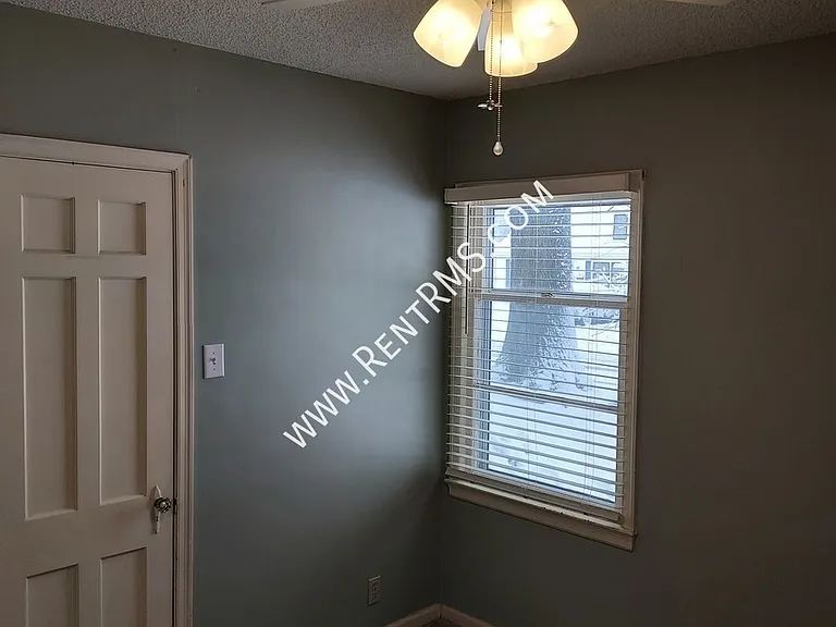 1014 SW Orleans St — Photo 12