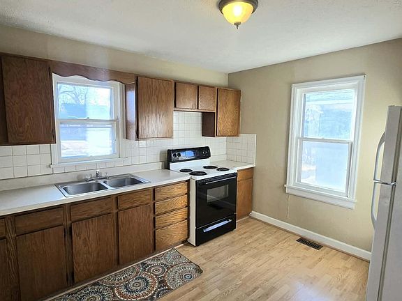 3rd image of 1009 N 11th St