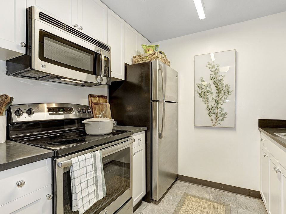 1st image of 255 Warren St APT 1510