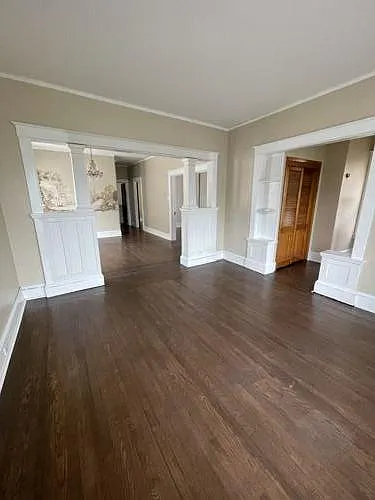 556 Mercer St — Photo 2