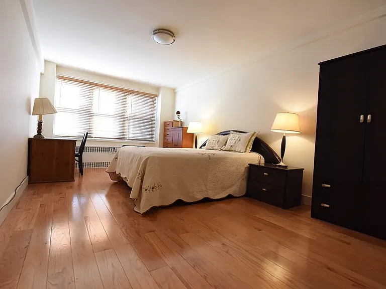141 E 55th St #8F — Photo 4
