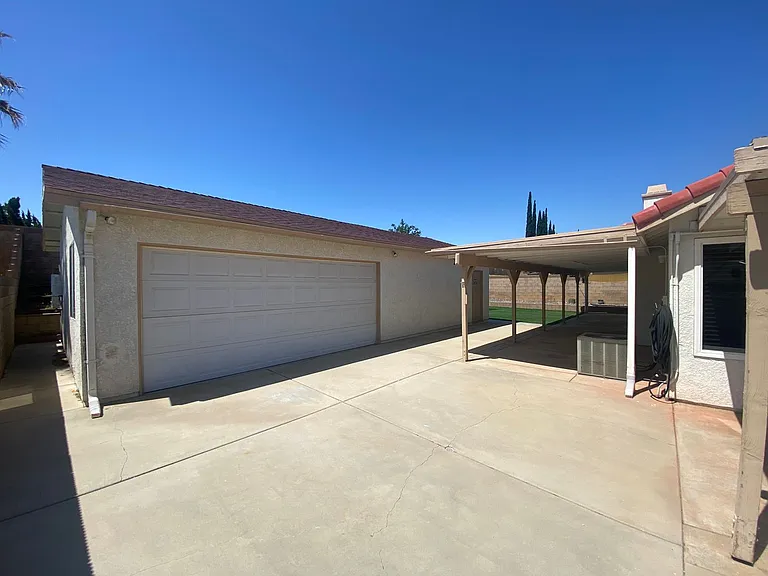 5828 W Avenue L11 — Photo 19