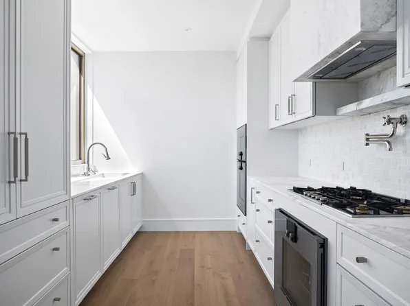 251 West 91st Street 16C image 2 of 12