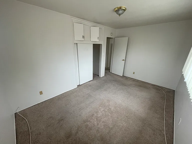 2568 Landis St — Photo 6