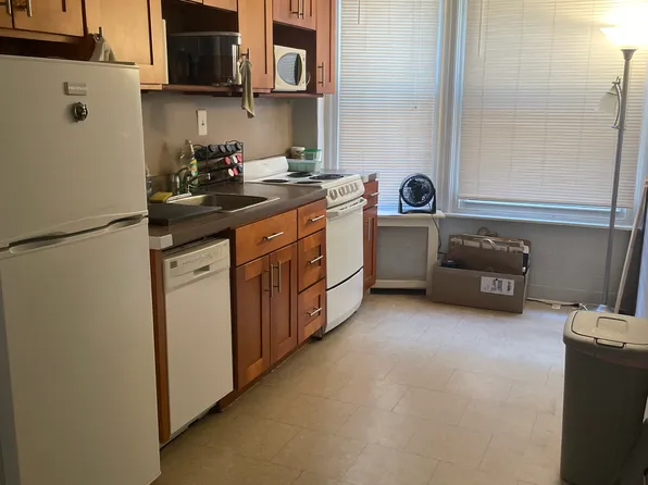 331 N 34th St #2R, Philadelphia, PA 19104