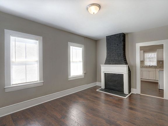 2nd image of 2425 Drayton St #B