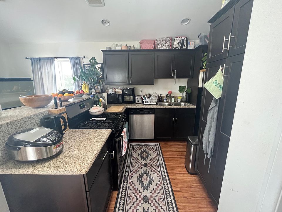 2nd image of 3676 Beethoven St