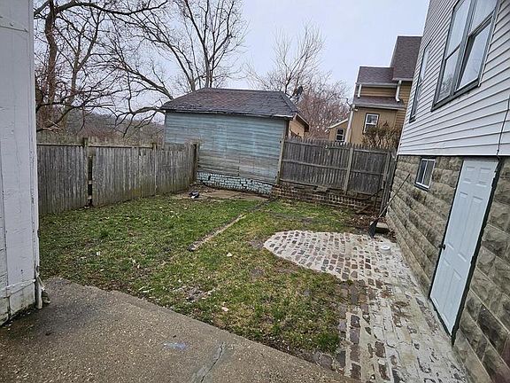 5th image of 1769 Hill STREET