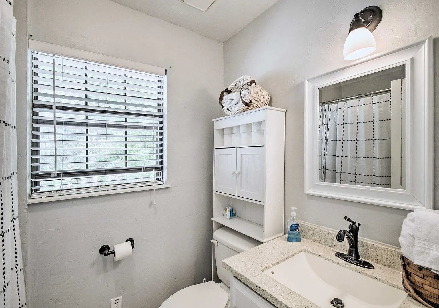 House With A View Charming 2BR House in Hawthorne — Photo 4