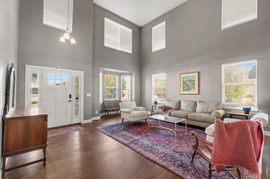 5942 Graphite St