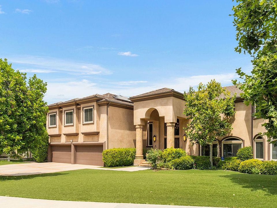 Welcome to 4250 Temma Court! Located on a beautiful cul-de-sac in a private gated community