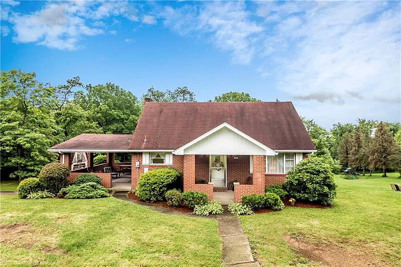2013 Silverdale Dr photo 1