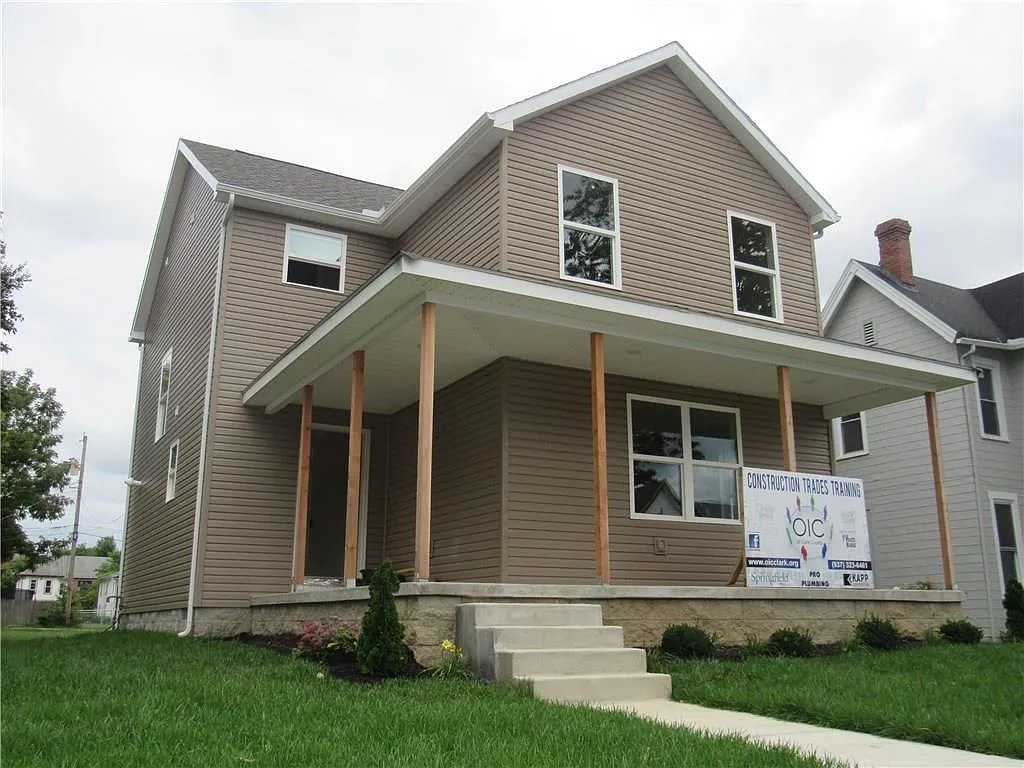 252 N Western Ave photo 1
