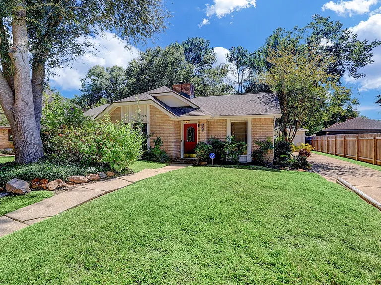 3706 Haven Pines Dr — Photo 2