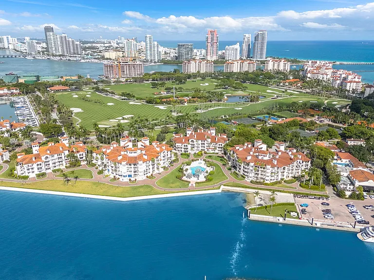 2124 Fisher Island Dr #2124 — Photo 32