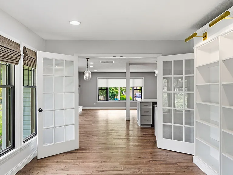71 Forest Ave — Photo 27