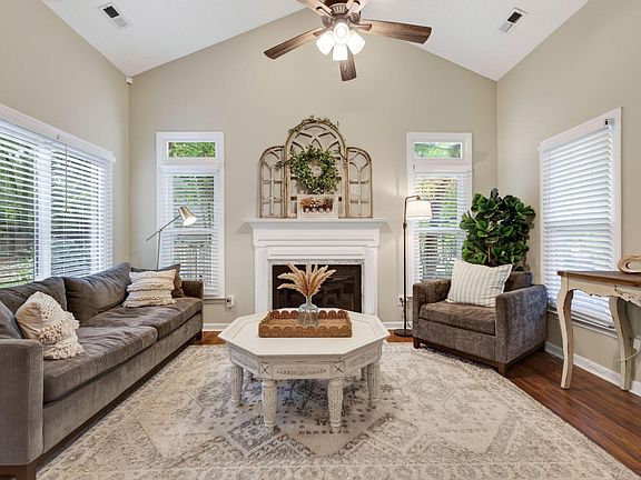 4th image of 6616 Speight Cir