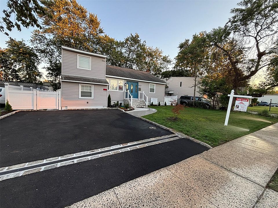 1st image of 868 Oliver Avenue