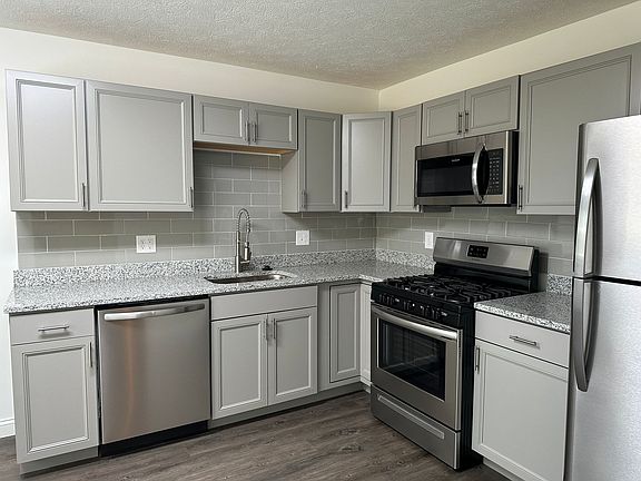2nd image of 3151 Pemberly Ct #0
