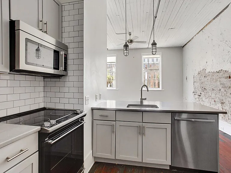 108 W Broughton St #2A — Photo 6