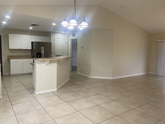 3rd image of 912 Durden Pkwy