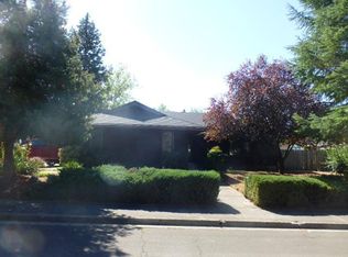 2482 Pinebrook Cir, Medford, OR 97504