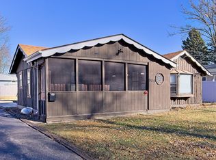 906 21st St, Zion, IL 60099