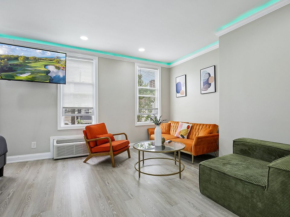1st image of 258 Clerk St Floor 3