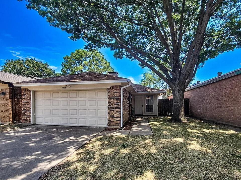 1714 Magnolia Ln