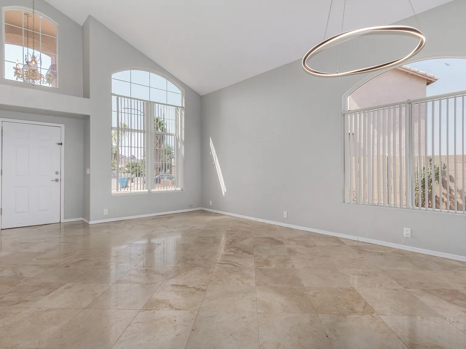 4 bed, 2077 sqft, $3,500 — Photo 4