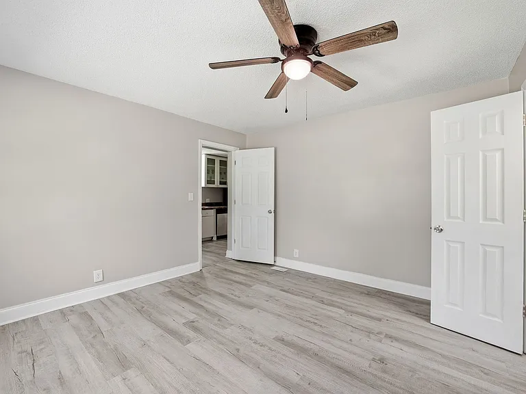 6112 Nazarene Rd — Photo 8