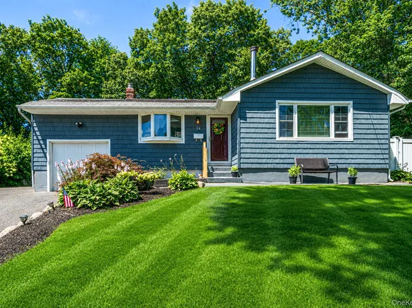 14 Antler Lane, South Setauket, NY 11720