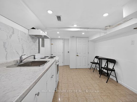 5th image of 44 Aldridge St #Lvl