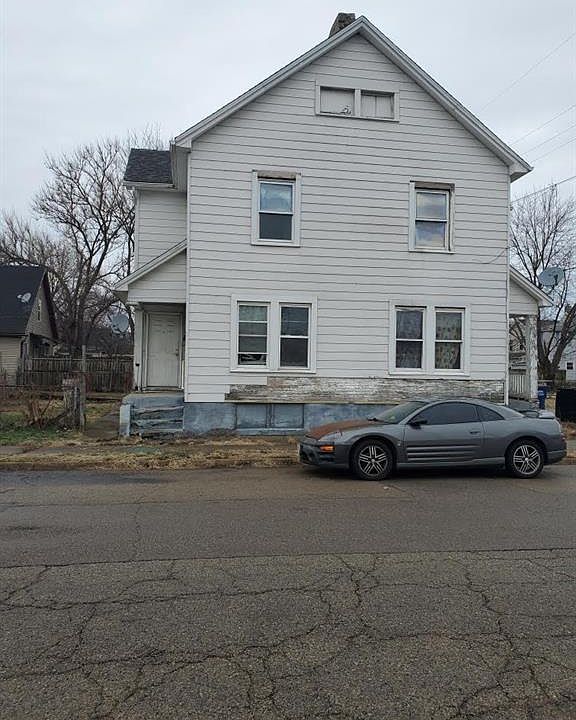 1st image of 609 Clover St