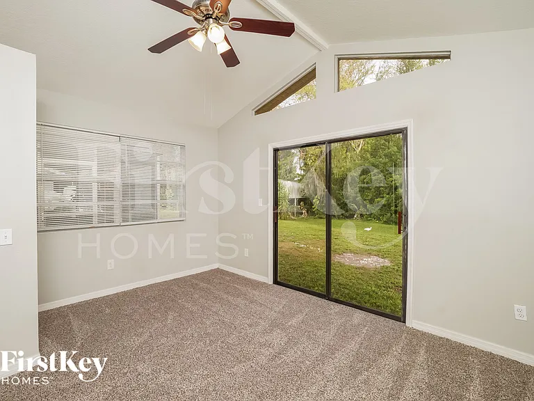 6841 Willits Ave — Photo 7