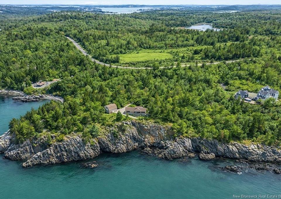 1st image of 572 Fundy Dr