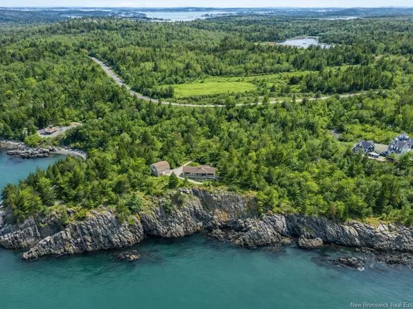 572 Fundy Dr, Campobello Island, NB E5E 1X4