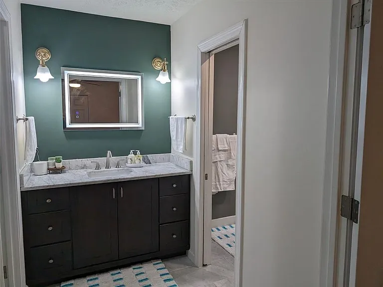 1303 Colony Dr — Photo 15