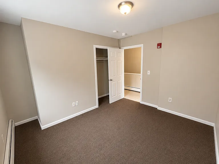 40 Colchester Ave — Photo 11