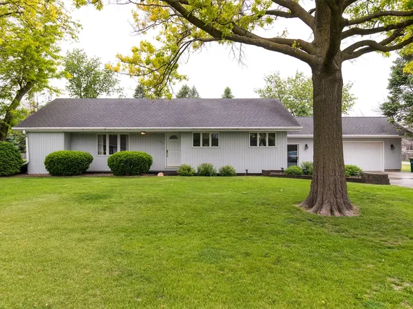 203 11th St, Dallas Center, IA 50063