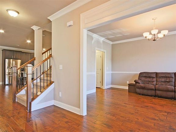 4th image of 4226 Hardy Ave