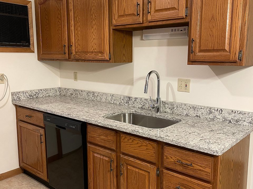 1st image of 104 Maple Ave APT 3