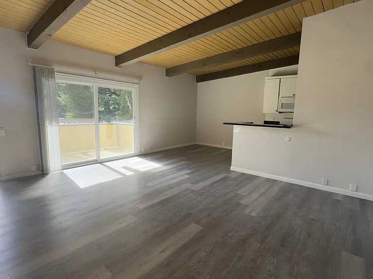 5934 Buffalo Ave #201 — Photo 11
