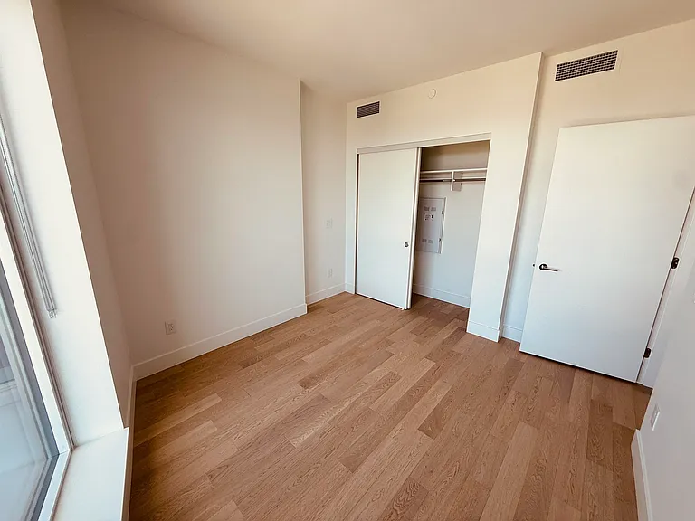 1493 Martin St #14 — Photo 6