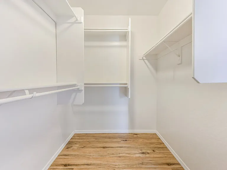 825 S Swallow Ln — Photo 12
